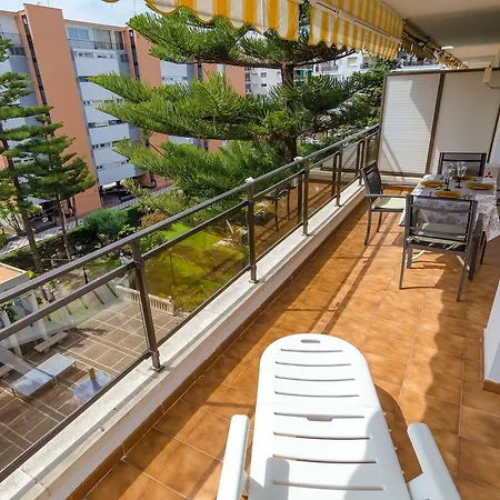 Suites Del Mar Fenals 호텔