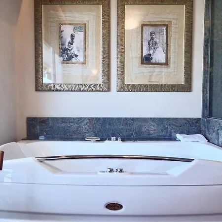 Suites Del Mar Fenals Hotel